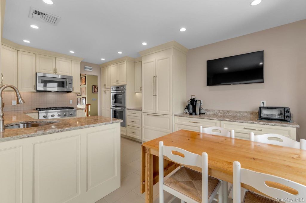24 Donna Lane, Lido Beach, NY 11561 — photo 4