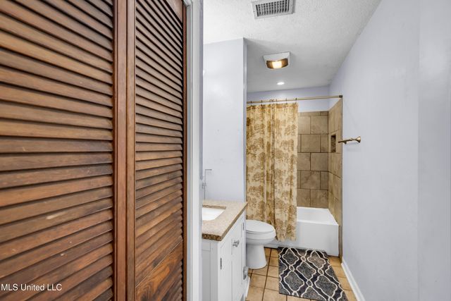 3407 Parliament Drive, Ocean Springs, MS 39564