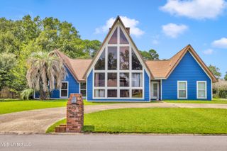 3407 Parliament Drive, Ocean Springs, MS 39564