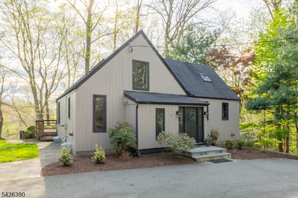 11 Ames Rd, Morris Twp., NJ 07960