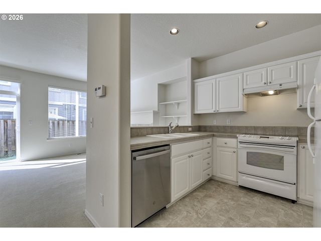 17212 Sw PLEASANTON Ln, Beaverton, OR 97003