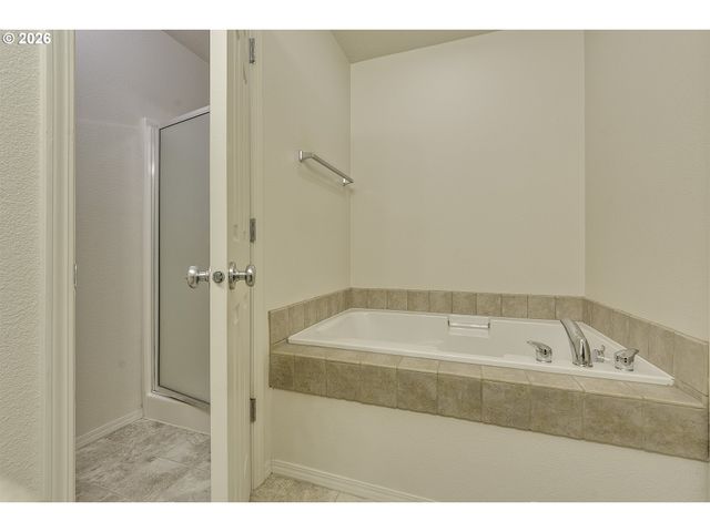 17212 Sw PLEASANTON Ln, Beaverton, OR 97003