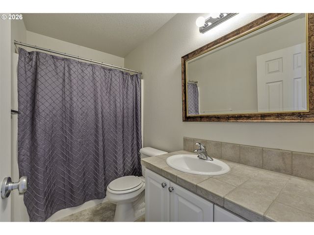 17212 Sw PLEASANTON Ln, Beaverton, OR 97003