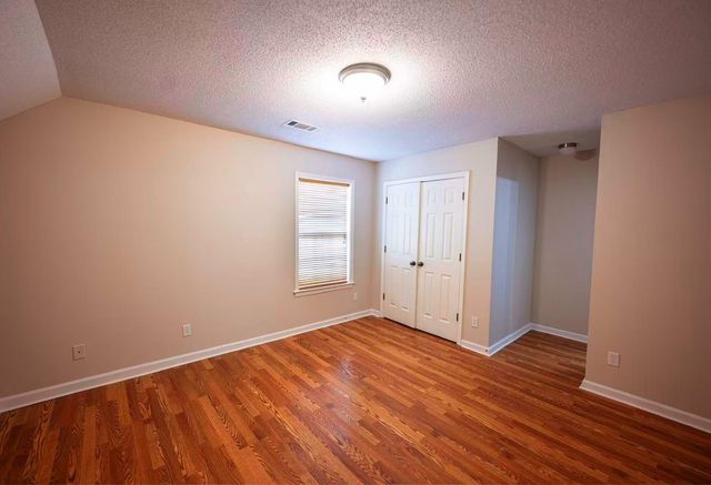 9374 LAUREL HILL DR, Lakeland, TN 38002