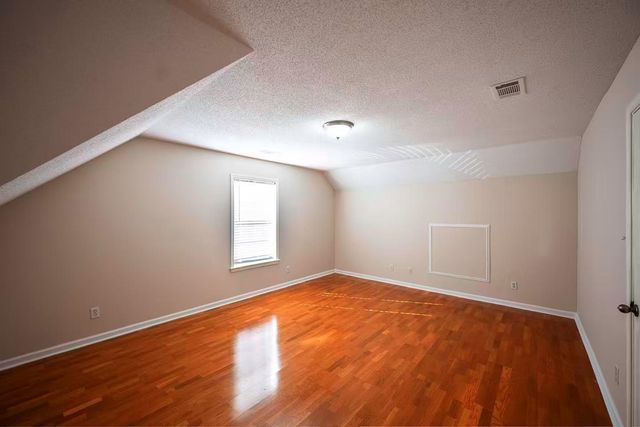 9374 LAUREL HILL DR, Lakeland, TN 38002