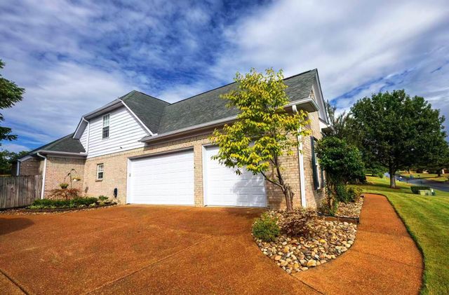 9374 LAUREL HILL DR, Lakeland, TN 38002