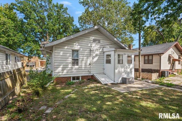 2225 S 6TH Street, Springfield, IL 62703