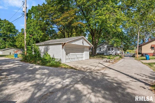 2225 S 6TH Street, Springfield, IL 62703