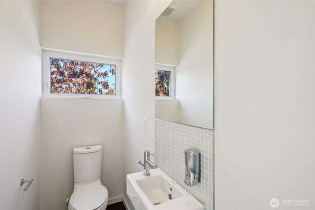 8501 14th Avenue NW, Seattle, WA 98117