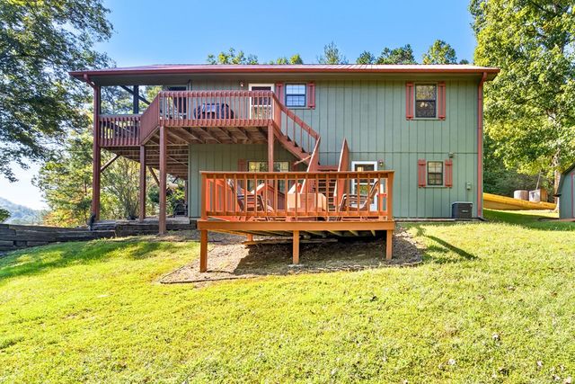 138 Oakwood Trail, Mineral Bluff, GA 30559