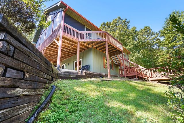 138 Oakwood Trail, Mineral Bluff, GA 30559