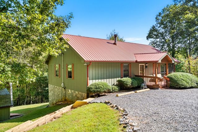 138 Oakwood Trail, Mineral Bluff, GA 30559