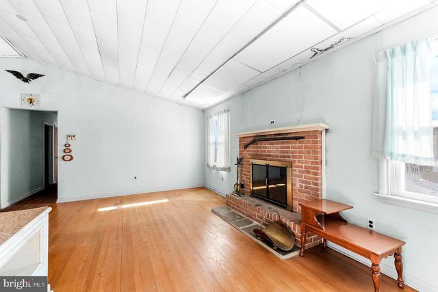 641 W SPROUL RD, Springfield, PA 19064