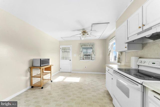 641 W SPROUL RD, Springfield, PA 19064