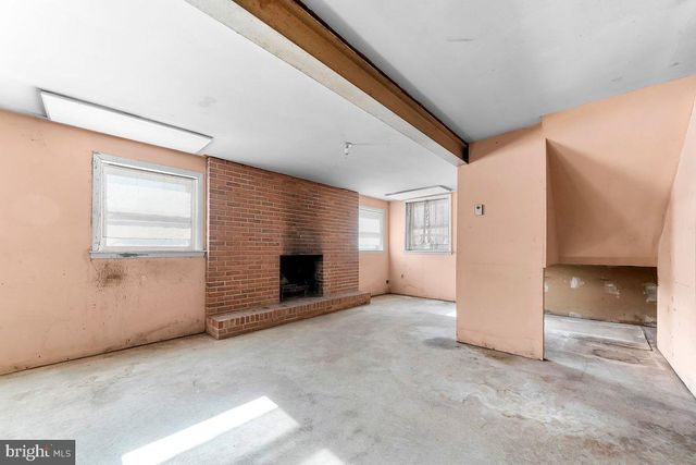 641 W SPROUL RD, Springfield, PA 19064