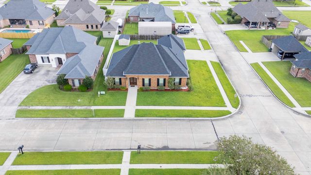 273 Brentwood Dr, Houma, LA 70360