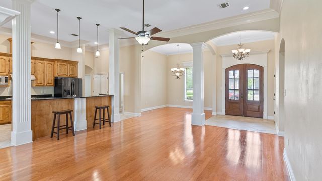 273 Brentwood Dr, Houma, LA 70360