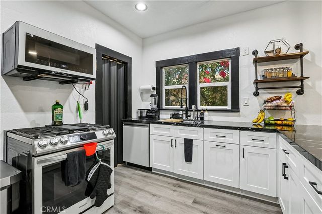 1127 W 5th, Santa Ana, CA 92703