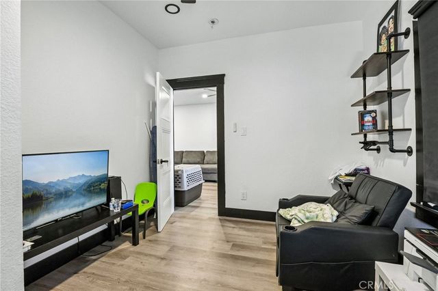1127 W 5th, Santa Ana, CA 92703