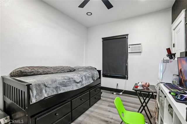 1127 W 5th, Santa Ana, CA 92703