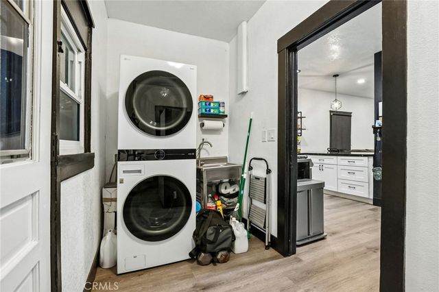 1127 W 5th, Santa Ana, CA 92703