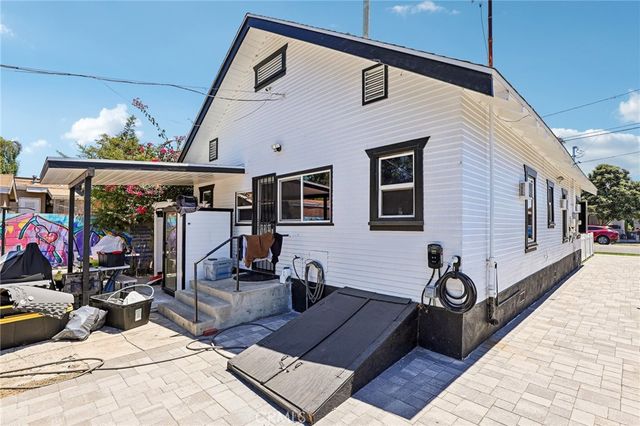 1127 W 5th, Santa Ana, CA 92703