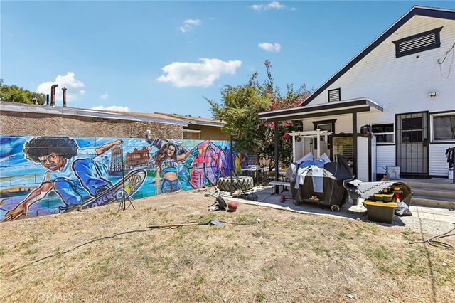 1127 W 5th, Santa Ana, CA 92703