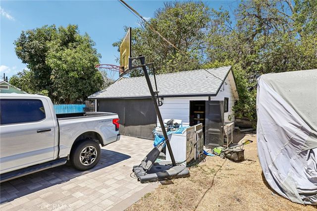1127 W 5th, Santa Ana, CA 92703