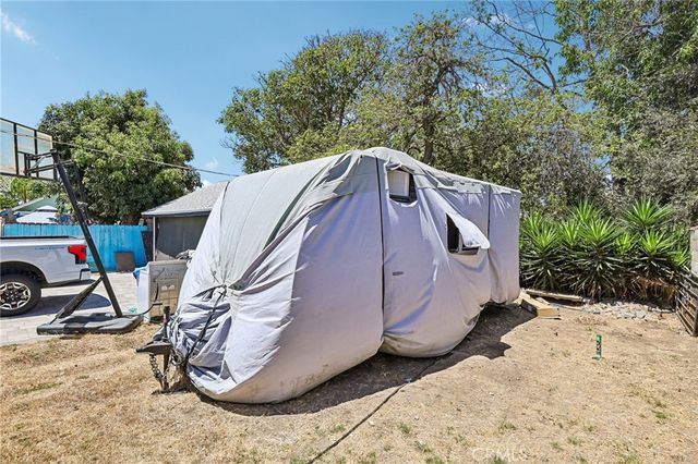 1127 W 5th, Santa Ana, CA 92703