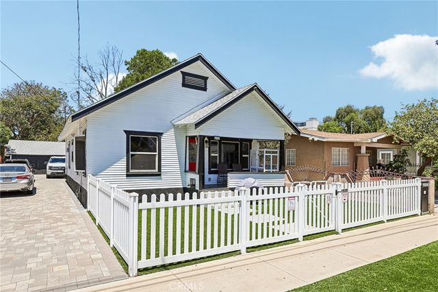 1127 W 5th, Santa Ana, CA 92703