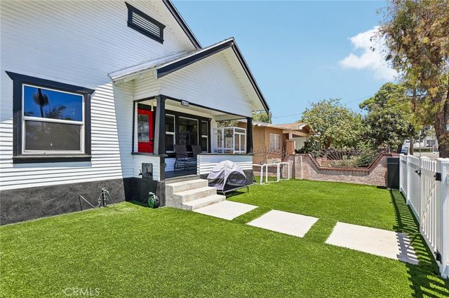1127 W 5th, Santa Ana, CA 92703