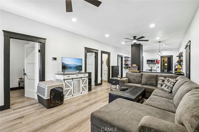 1127 W 5th, Santa Ana, CA 92703
