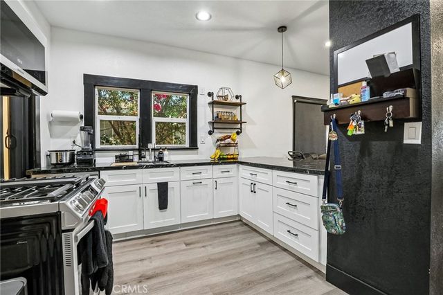1127 W 5th, Santa Ana, CA 92703