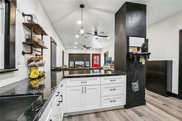 1127 W 5th, Santa Ana, CA 92703