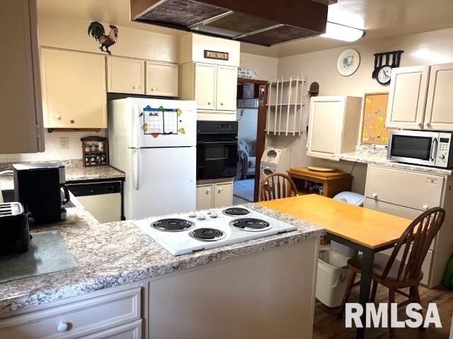 2138 W LAWRENCE Avenue, Springfield, IL 62704