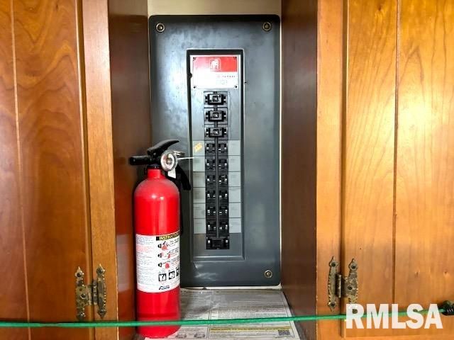 2138 W LAWRENCE Avenue, Springfield, IL 62704