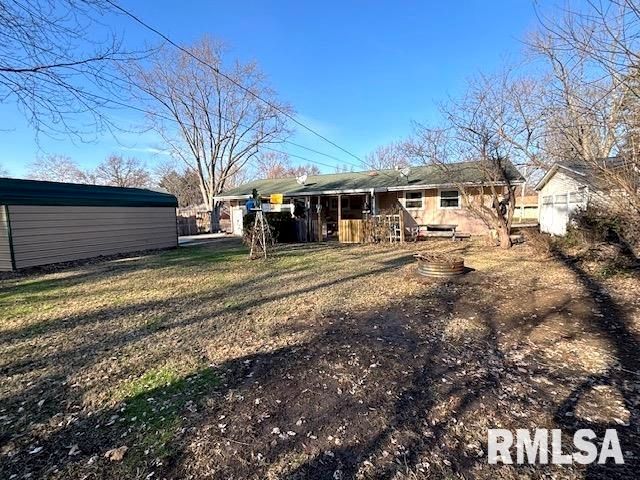 2138 W LAWRENCE Avenue, Springfield, IL 62704