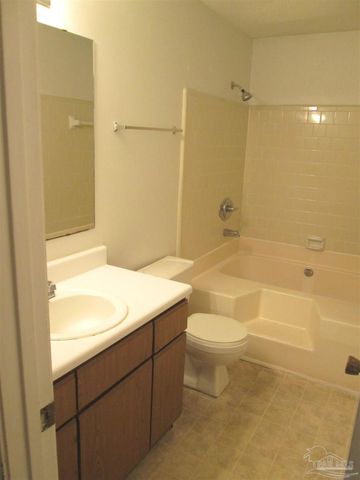 6734 Bellview Pines Rd, Pensacola, FL 32526