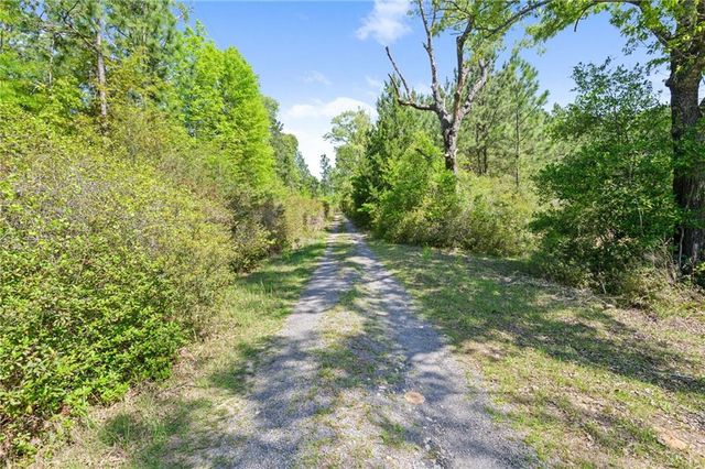 15690 Sandy Ridge Road, Chunchula, AL 36521