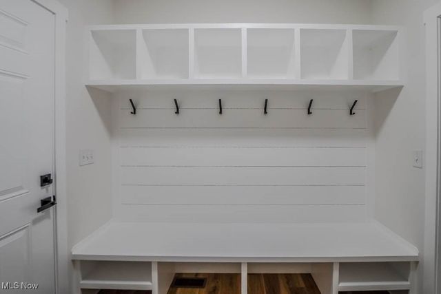 13025 Sunset Circle NW, Uniontown, OH 44685