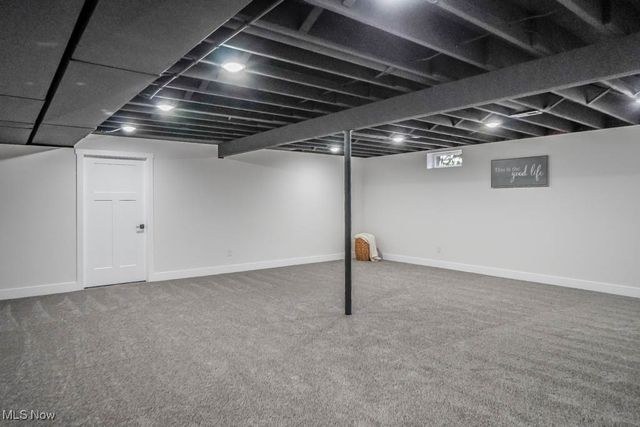 13025 Sunset Circle NW, Uniontown, OH 44685