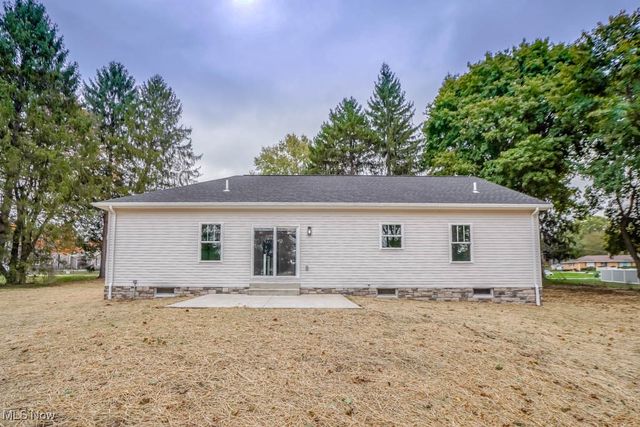 13025 Sunset Circle NW, Uniontown, OH 44685