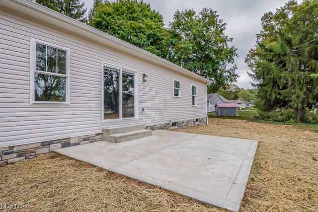 13025 Sunset Circle NW, Uniontown, OH 44685