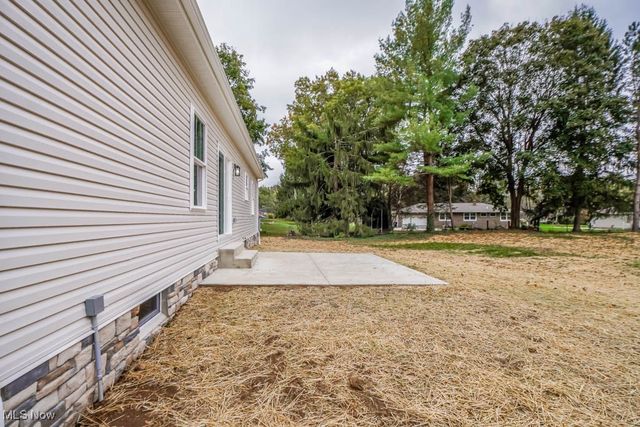 13025 Sunset Circle NW, Uniontown, OH 44685