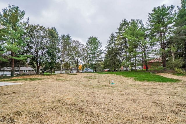 13025 Sunset Circle NW, Uniontown, OH 44685