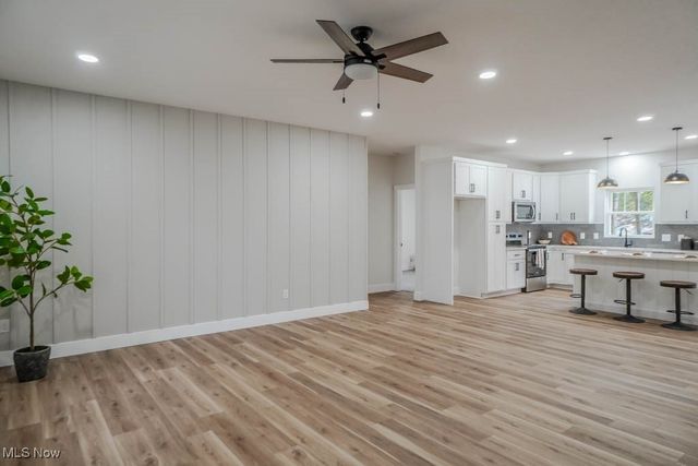 13025 Sunset Circle NW, Uniontown, OH 44685