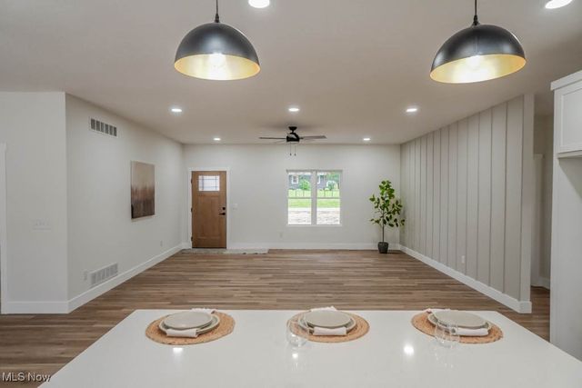 13025 Sunset Circle NW, Uniontown, OH 44685