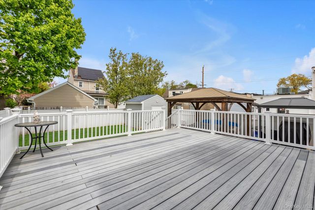 65 Liggett Road, Valley Stream, NY 11581