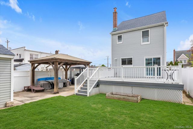 65 Liggett Road, Valley Stream, NY 11581