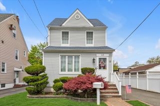 65 Liggett Road, Valley Stream, NY 11581